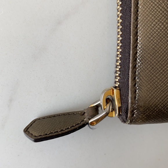 Prada Saffiano Wallet in Gold/Gunmetal - Picture 2 of 10
